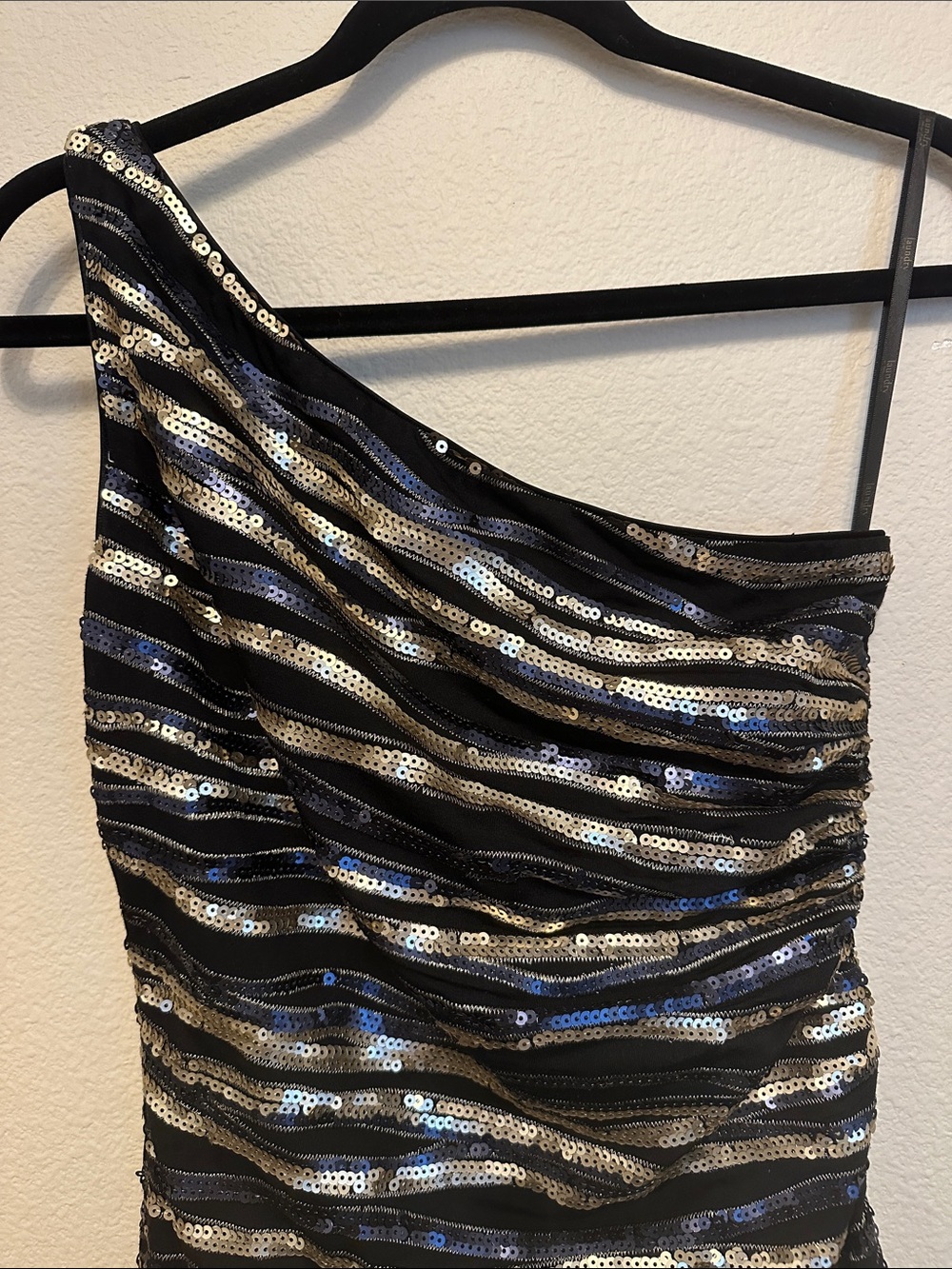Laundry By Shelli Segal Black and Silver One-Shoulder Sequin Dress - Picture 2 of 6